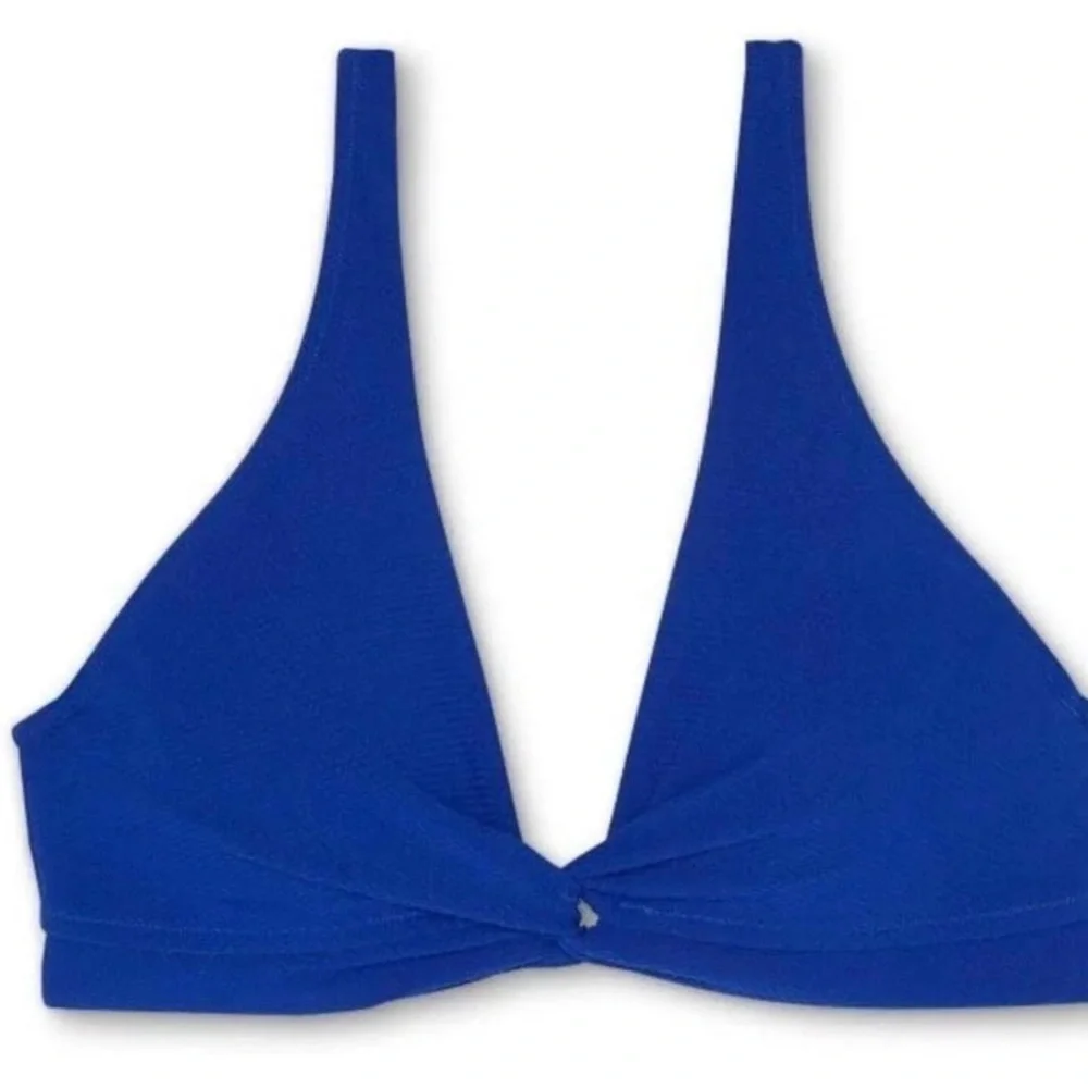 NWT Women's Blue Twist-Front Bikini top